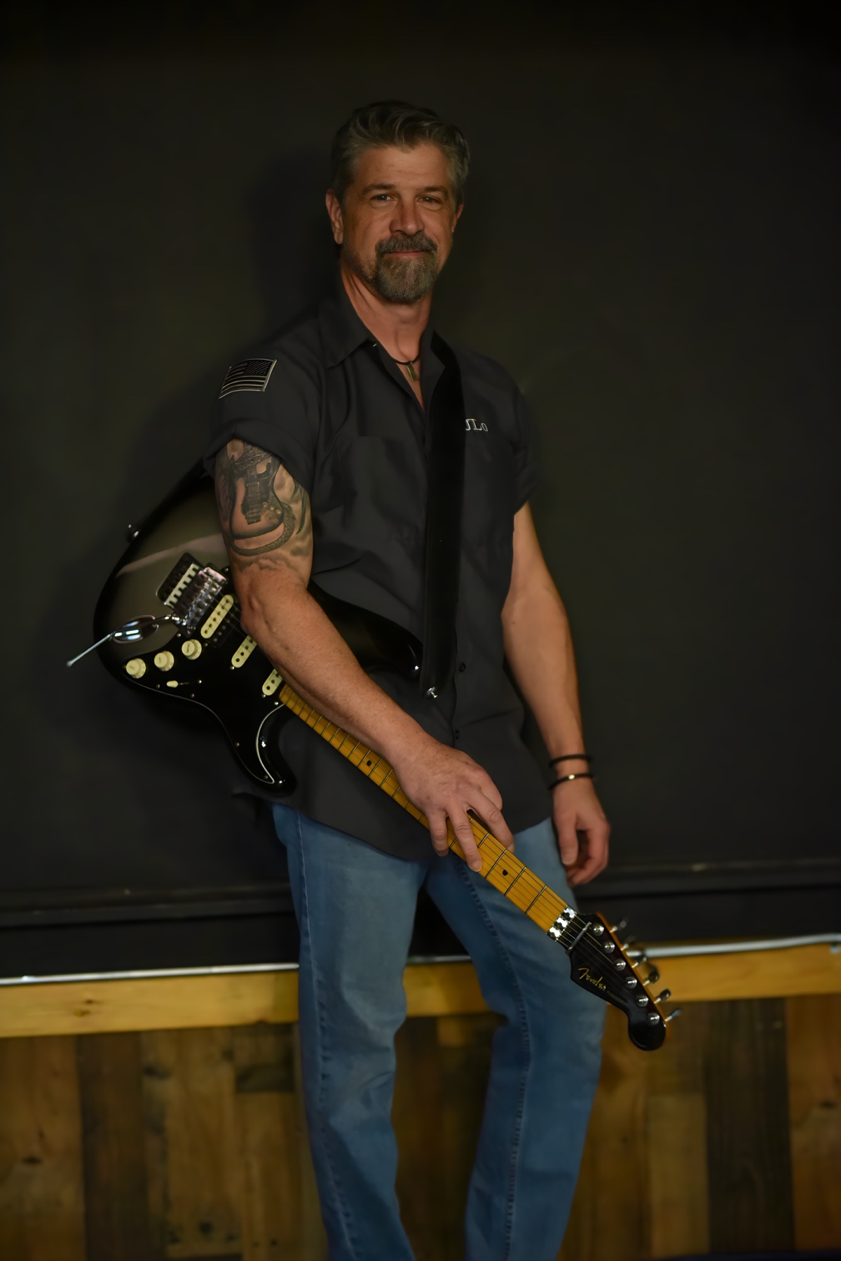 Joe, lead guitarist for The Chucks